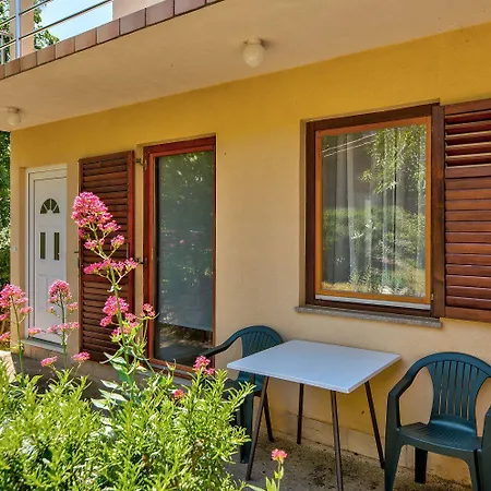 Reizendes Mit Meerblick, Privater Terrasse, Sonnenschutz, Waschmaschine Appartamento Crikvenica