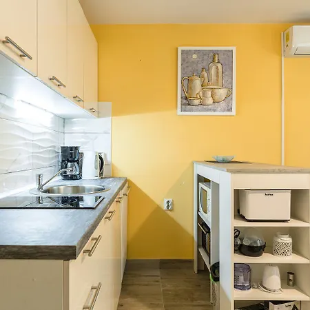 Reizendes Mit Meerblick, Privater Terrasse, Sonnenschutz, Waschmaschine Appartamento Crikvenica