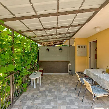 Reizendes Mit Meerblick, Privater Terrasse, Sonnenschutz, Waschmaschine Crikvenica