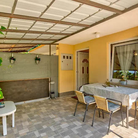 Apartment Reizendes Mit Meerblick, Privater Terrasse, Sonnenschutz, Waschmaschine Crikvenica