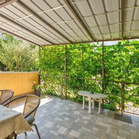 Reizendes Mit Meerblick, Privater Terrasse, Sonnenschutz, Waschmaschine Crikvenica