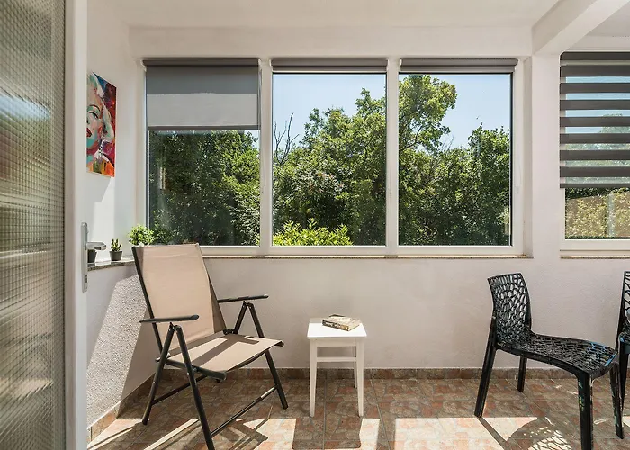 Reizendes Mit Meerblick, Privater Terrasse, Sonnenschutz, Waschmaschine Апартаменты Цриквеница