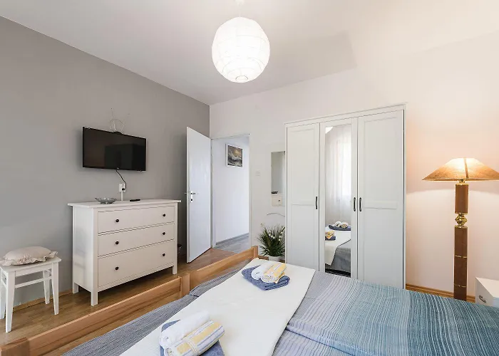 Reizendes Mit Meerblick, Privater Terrasse, Sonnenschutz, Waschmaschine * Цриквеница
