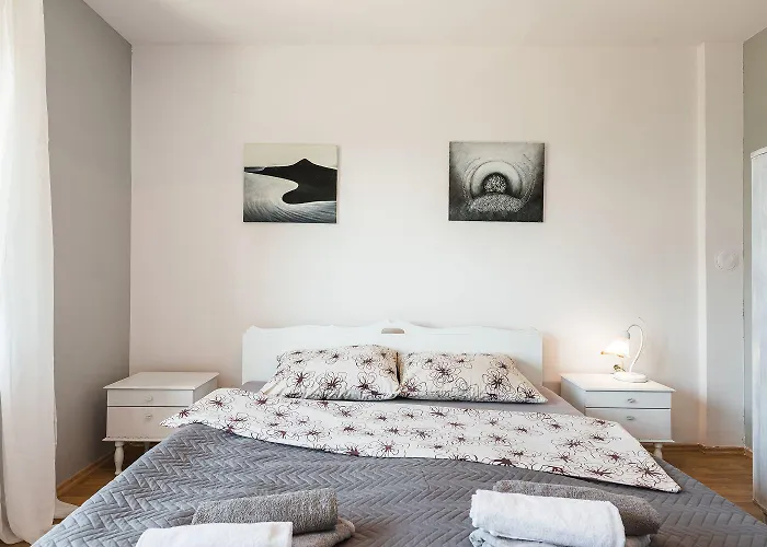 Reizendes Mit Meerblick, Privater Terrasse, Sonnenschutz, Waschmaschine *
