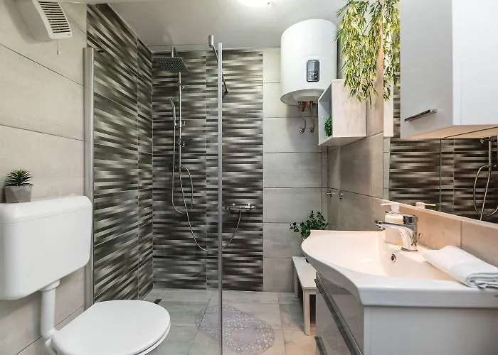 Reizendes Mit Meerblick, Privater Terrasse, Sonnenschutz, Waschmaschine Апартаменты *