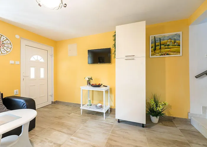 Reizendes Mit Meerblick, Privater Terrasse, Sonnenschutz, Waschmaschine Апартаменты *