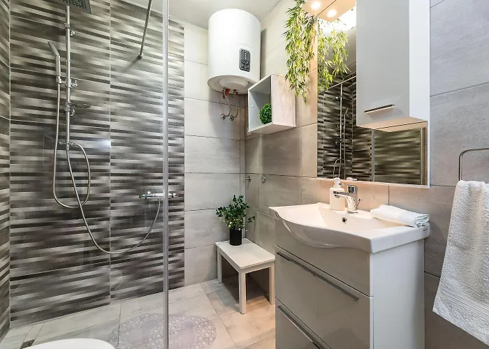 Reizendes Mit Meerblick, Privater Terrasse, Sonnenschutz, Waschmaschine *