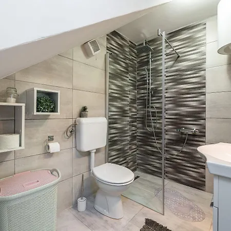 Apartman Reizendes Mit Meerblick, Privater Terrasse, Sonnenschutz, Waschmaschine *