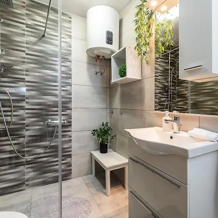 Reizendes Mit Meerblick, Privater Terrasse, Sonnenschutz, Waschmaschine *