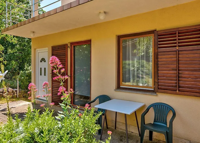 Reizendes Mit Meerblick, Privater Terrasse, Sonnenschutz, Waschmaschine Apartment Crikvenica