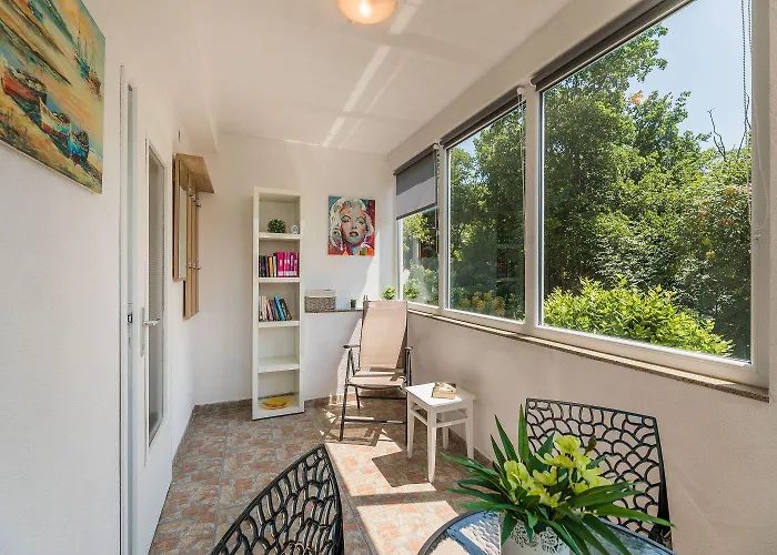 Reizendes Mit Meerblick, Privater Terrasse, Sonnenschutz, Waschmaschine Apartment Crikvenica